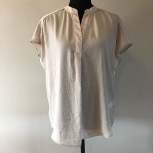 Women’s Black Tape Pearl Short Sleeve Blouse size M